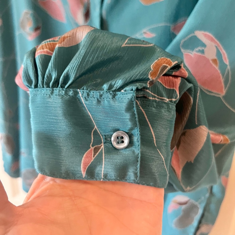 Vintage Stuart Lang jewel toned button up blouse with abstract tulip flowers - Picture 4 of 8